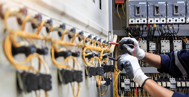 Professional Lighting Installation technician working in Robertson County County, TX